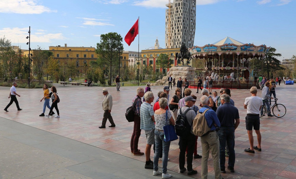 Turizmi vijon rritjen, mbi 1 milione te huaj ne 3-mujorin e pare te 2023